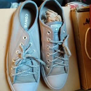 Converse size 8